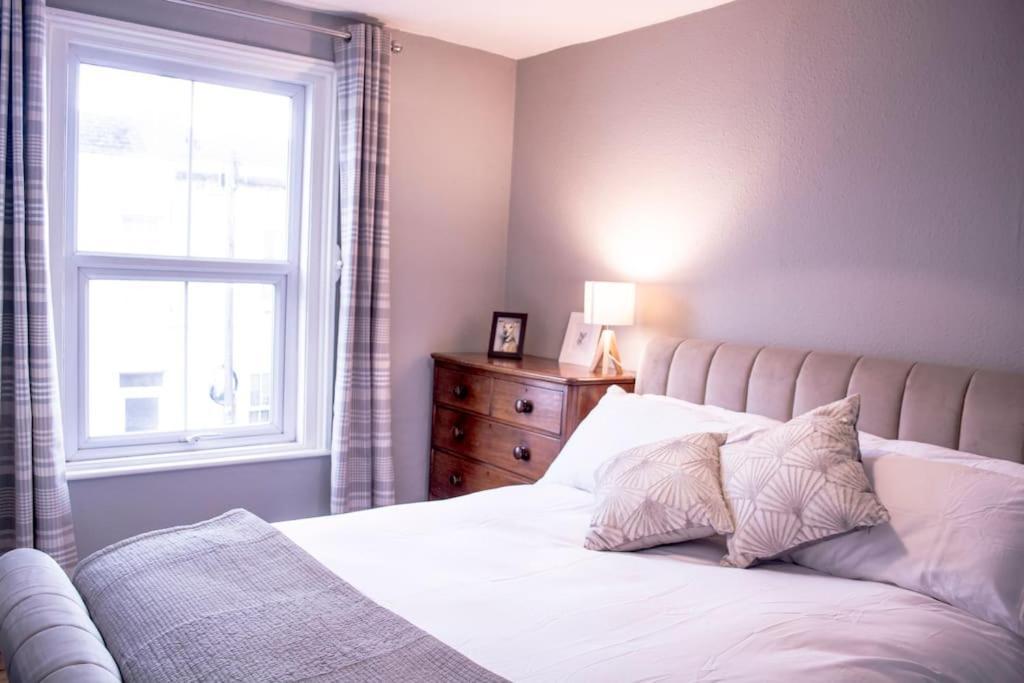 Lovely 3 Bed House In The Heart Of Cheltenham Kültér fotó