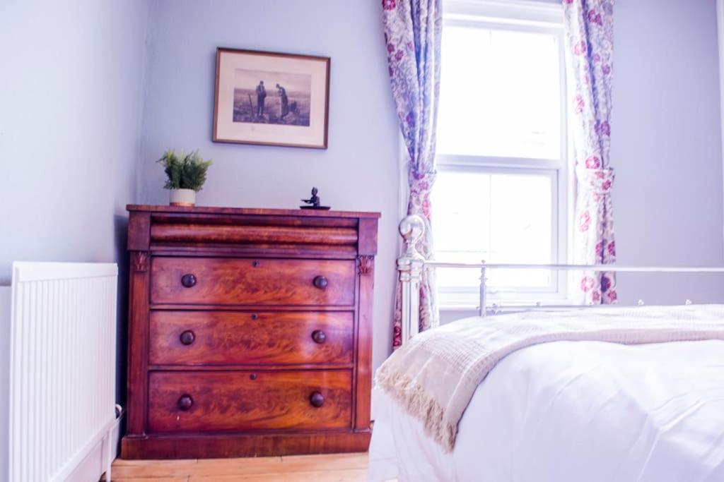 Lovely 3 Bed House In The Heart Of Cheltenham Kültér fotó