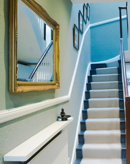Lovely 3 Bed House In The Heart Of Cheltenham Kültér fotó
