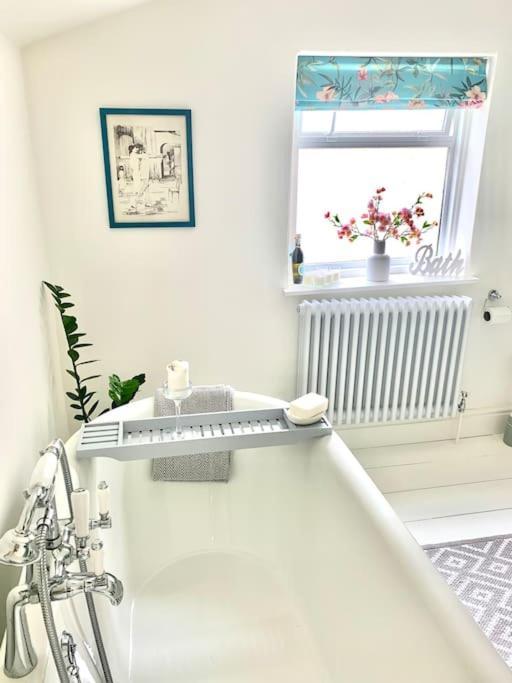 Lovely 3 Bed House In The Heart Of Cheltenham Kültér fotó