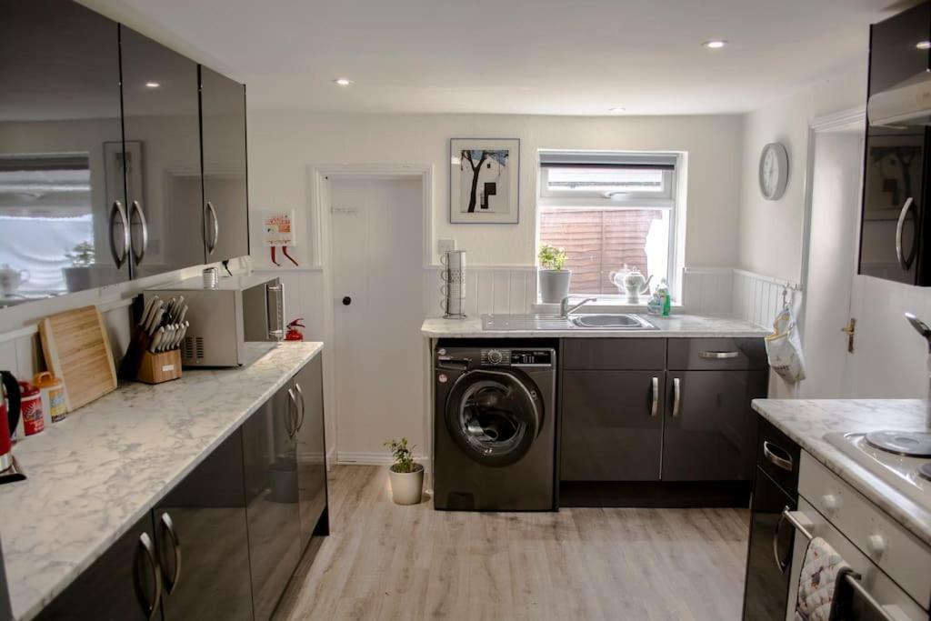 Lovely 3 Bed House In The Heart Of Cheltenham Kültér fotó