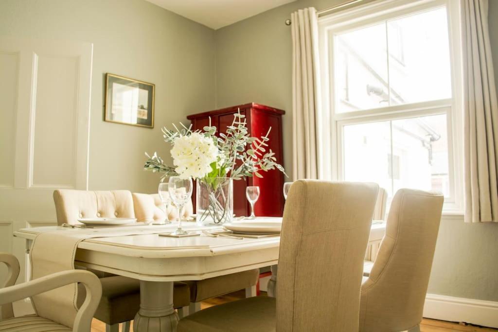 Lovely 3 Bed House In The Heart Of Cheltenham Kültér fotó