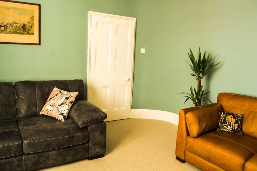 Lovely 3 Bed House In The Heart Of Cheltenham Kültér fotó